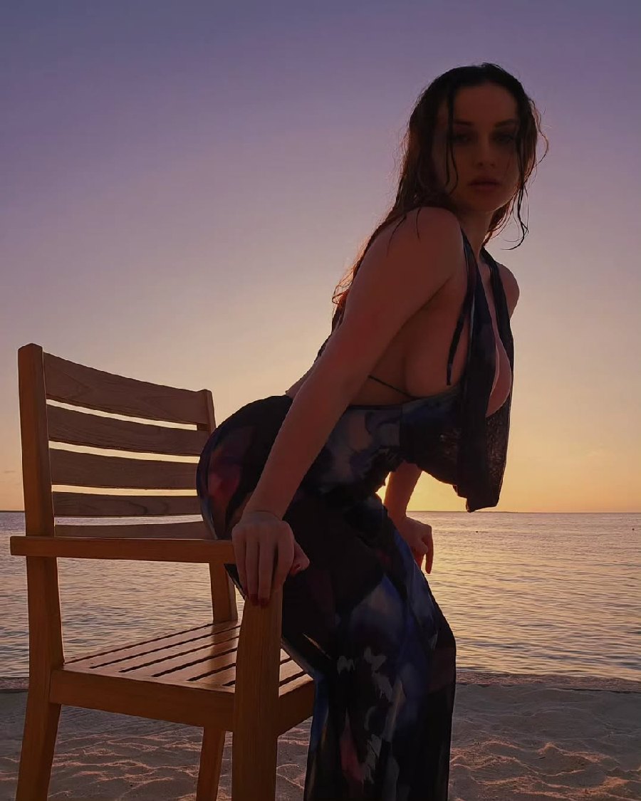 Sexy girl Miranda Faith nude in Cypin