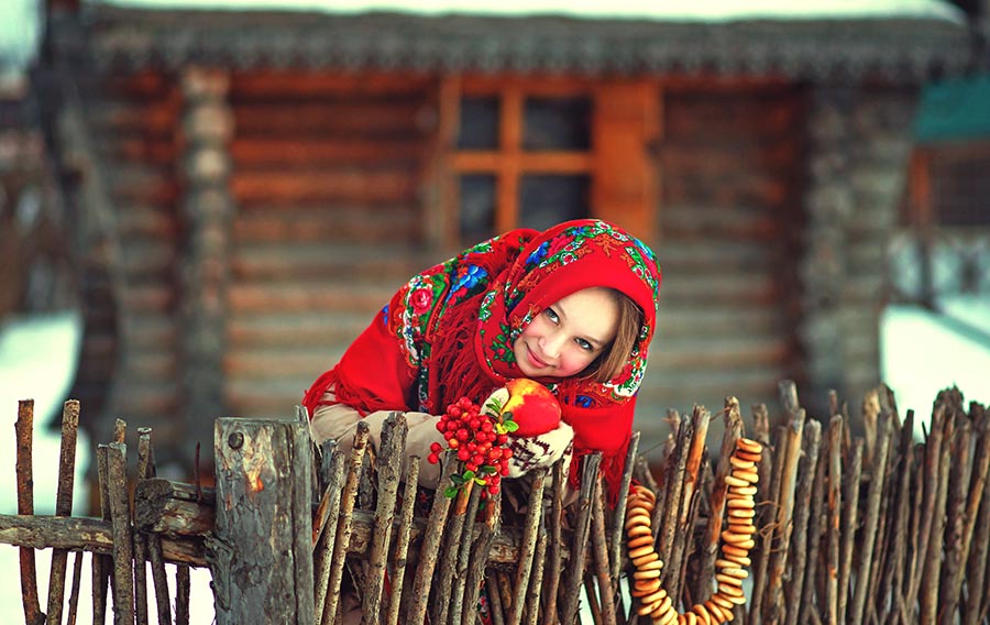 Sexy girl Women in Slavic costumes in Cypin