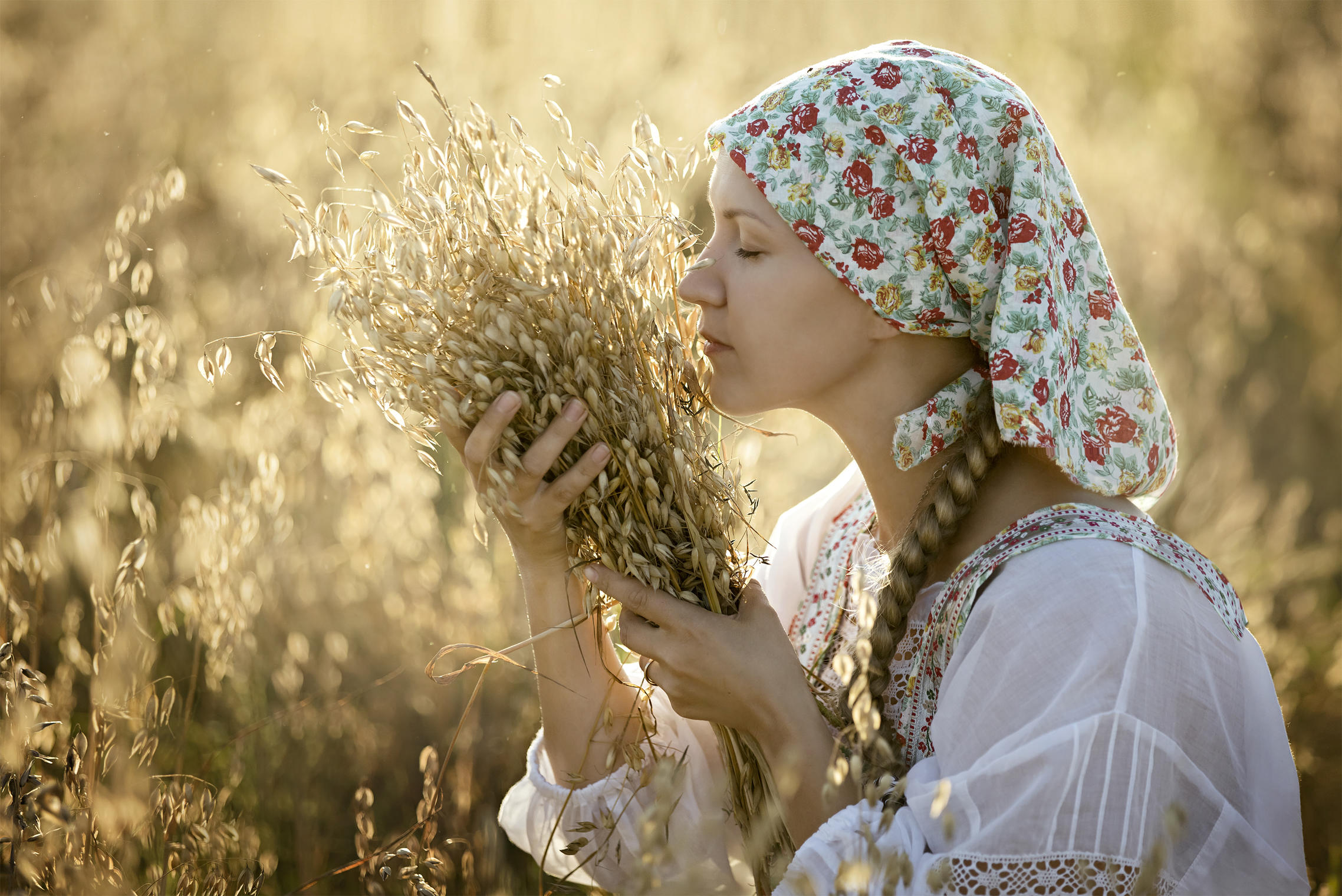 Photo Women in Slavic costumes in Cypin