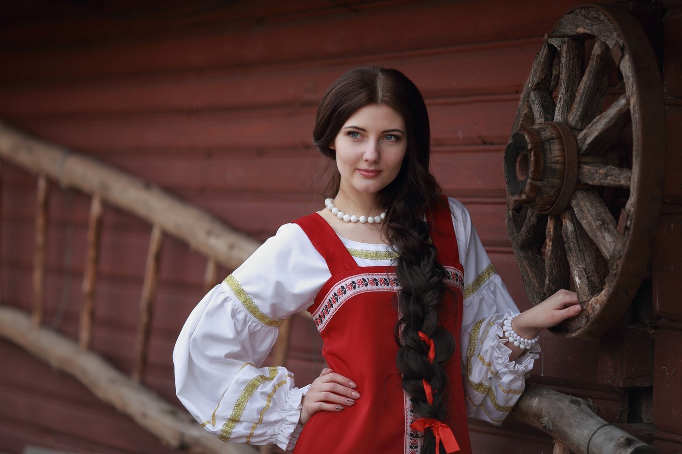 Girls in Slavic costumes in Cypin