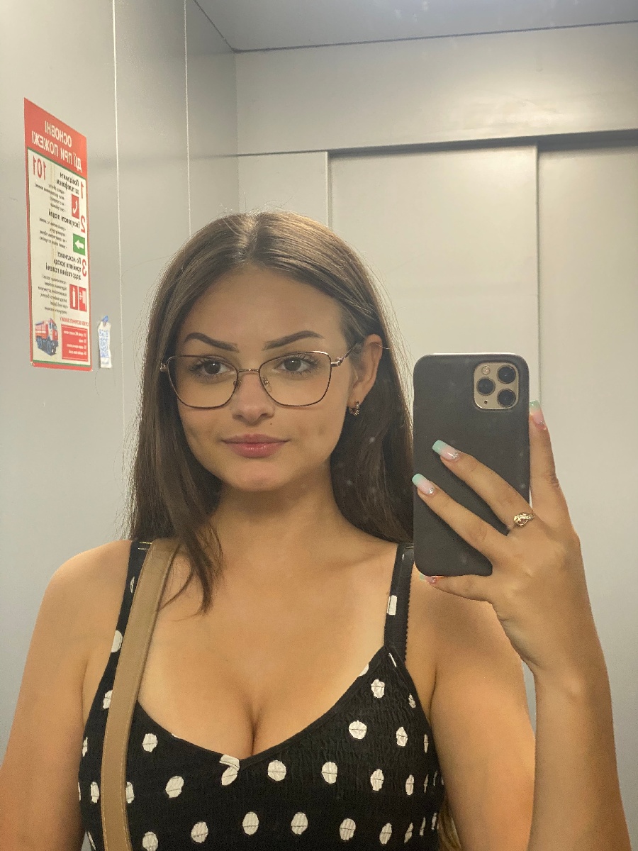 Sexy model Stacy in Cypin