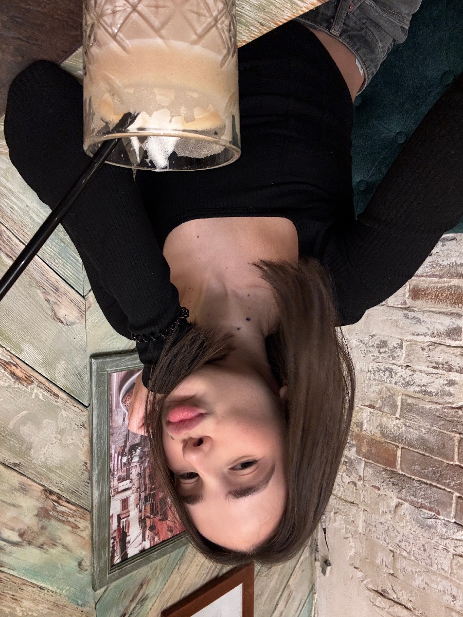 Fresh photos, fresh mood — Tina online in Cypin